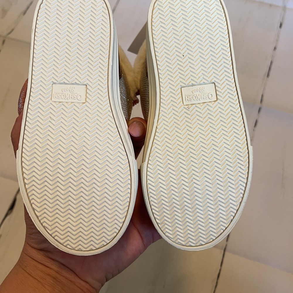 Shoes - Picture 4 of 8